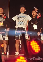 [포토]로드 FC 윤형빈, '내가 왔다!' 위풍당당 첫경기로 첫 걸음