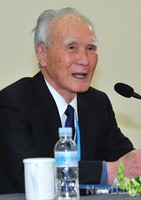 [포토]강연하는 무라야마 전 일본 총리