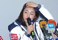 [포토]김연아, 머리 쓸어넘기는 손 '고민하는 피겨여제'