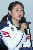 [포토]김해진, 든든한 연아 언니와 함께 출국