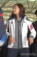 [포토]김연아, 기대를 안고 러시아로 가는 발걸음