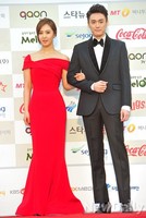 [포토]가온차트 유리-오상진, MC 두 사람의 다정한 팔짱