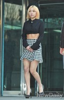 [포토]가온차트 미쓰에이 민, 탑 블라우스 아래 드러난 11자 복근