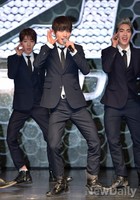 [포토]포인트 안무 선보이는 남성7인조 그룹 '스피드'