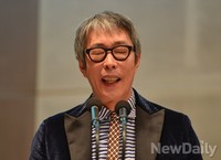 [포토]이승만 영화 심포지엄, 나라를 위한 기도로 시작하는 서세원 목사