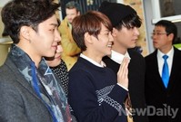 [포토]비스트 팬사인회, 양요섭 '돋보이는 작은 얼굴 작아도 너무 작아~'