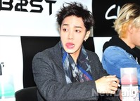 [포토]비스트 이기광, 심기불편? 혀를 쏙  뭔가 빠진 표정