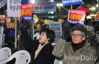 [포토]좌경화된 교육비판하는 정미홍 더 코칭그룹 대표-권희영 교수