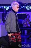 [포토]비투비 정일훈, 척척 앞으로 걸어나오는 중 '이게 바로 TV CF!!'