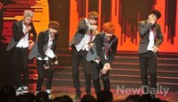 [포토]엠카운트다운 방탄소년단, 되고파 너의 오빠!!! 박력넘치는 안무