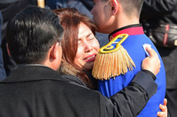 육사74기 입학식 후, '생도-부모' 뜨거운 눈물..