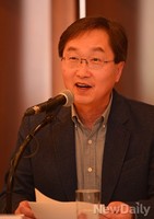 [포토]범사련 이슈진단 토론회 참석한 김정호 교수