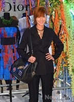 [포토]올 블랙 김성령, 건강한 미소