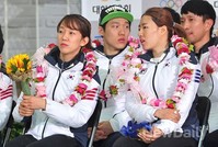 [포토]소치 올림픽 선수단 해단식 이상화, 소근소근 이야기 나누는 중