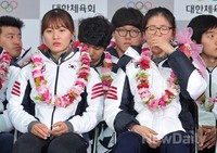 [포토]소치 올림픽 선수단 해단식 심석희, 참을 수 없는 피곤함