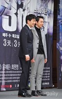 [포토]쓰리데이즈 손현주-박유천, 대통령과 그의 경호원