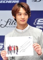 [포토]샤이니 팬사인회, '사인도 저를 닮은 듯!' 참 잘생긴 민호