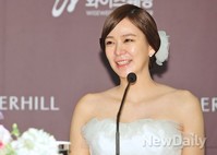 [포토]심이영, 최원영 프로포즈 생각하며 환한 미소