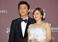 [포토]최원영-심이영, 새 신랑 새 신부의 행복함이 뚝뚝 떨어지는 미소