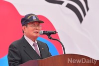 [포토]삼일절 국민대회 대회사하는 이상훈 의장