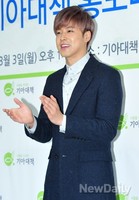 [포토]유노윤호, 환한 미소 '좋은 일 더 열심히 하겠습니다'