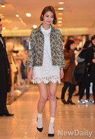 [포토]배우 고준희, 단발머리 나풀거리며 봄을 재촉하는 스프링룩