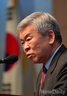 [포토]고등학교 한국사 교과서 분석보고회 참석한 서경석 목사