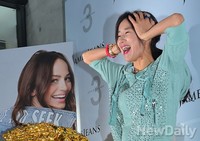 [포토]윤현숙 이런포즈는 처음이야!