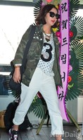 [포토]가벼운 발걸음으로 입장하는 김준희