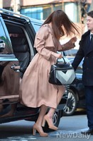 [포토]이연희 굴욕? 꽃샘추위 바람때문에