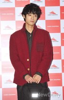 [포토]정준영, 살포시 가방 든  두 손