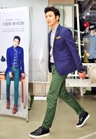 [포토]지창욱, 환한 미소 지으며 입장