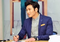 [포토]지창욱, 사인하는 모습도 남달라