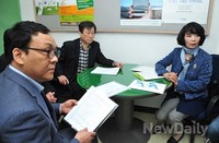 [포토]탄원서 들고 토로하는 인사동 주민들