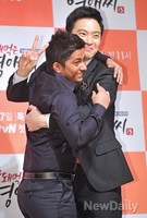 [포토]막돼먹은 영애씨 13, 스잘-윤서현 '꽉 안아주기'