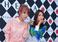 [포토]씨스타 소유-보라, 깜찍한 포즈