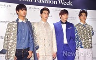 [포토]홍혜진 패션쇼 보러온 빅스 엔-켄-레오-홍빈, 잘생김이 뚝뚝 떨어지네