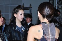 [포토]백스테이지 이진이 긴장풀린 편안한 표정, '엄마 나 오늘 잘 했어?'