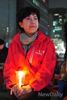 [포토]천안함 4주기 추모문화제 참석, 눈시울 붉어진 정미홍 서울시장후보