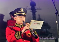 [포토]추모음악 연주하는 군악대 장병