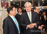 [포토]쓰리 소프라노 콘서트 찾은 문용린 교육감