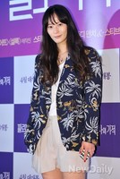 [포토]이영진, 벌써부터 여름이 온 듯 한 프린트의 재킷