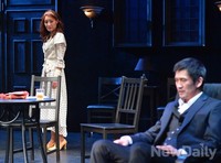 [포토]연극 베키쇼, 맥스를 바라보는 베키