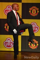 [포토]즉석에서 선보인 퀸튼포츈의 마이클잭슨 춤