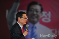 [포토]인사말 하는 '김황식' 새누리당 서울시장 예비후보
