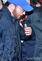 '크리스 에반스' 입국하자마자 몰린 팬들로 몸살