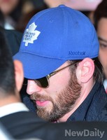 수염기른 '크리스 에반스', 오늘밤 기른 수염을..