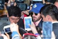 크리스에반스..입국하자마자 인기 실감