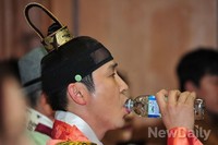 [포토]밥상의 신, 물 마시는 모습도 야릇한 신동엽