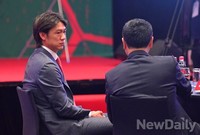 [포토]대화나누는 '홍명보-허정무'감독